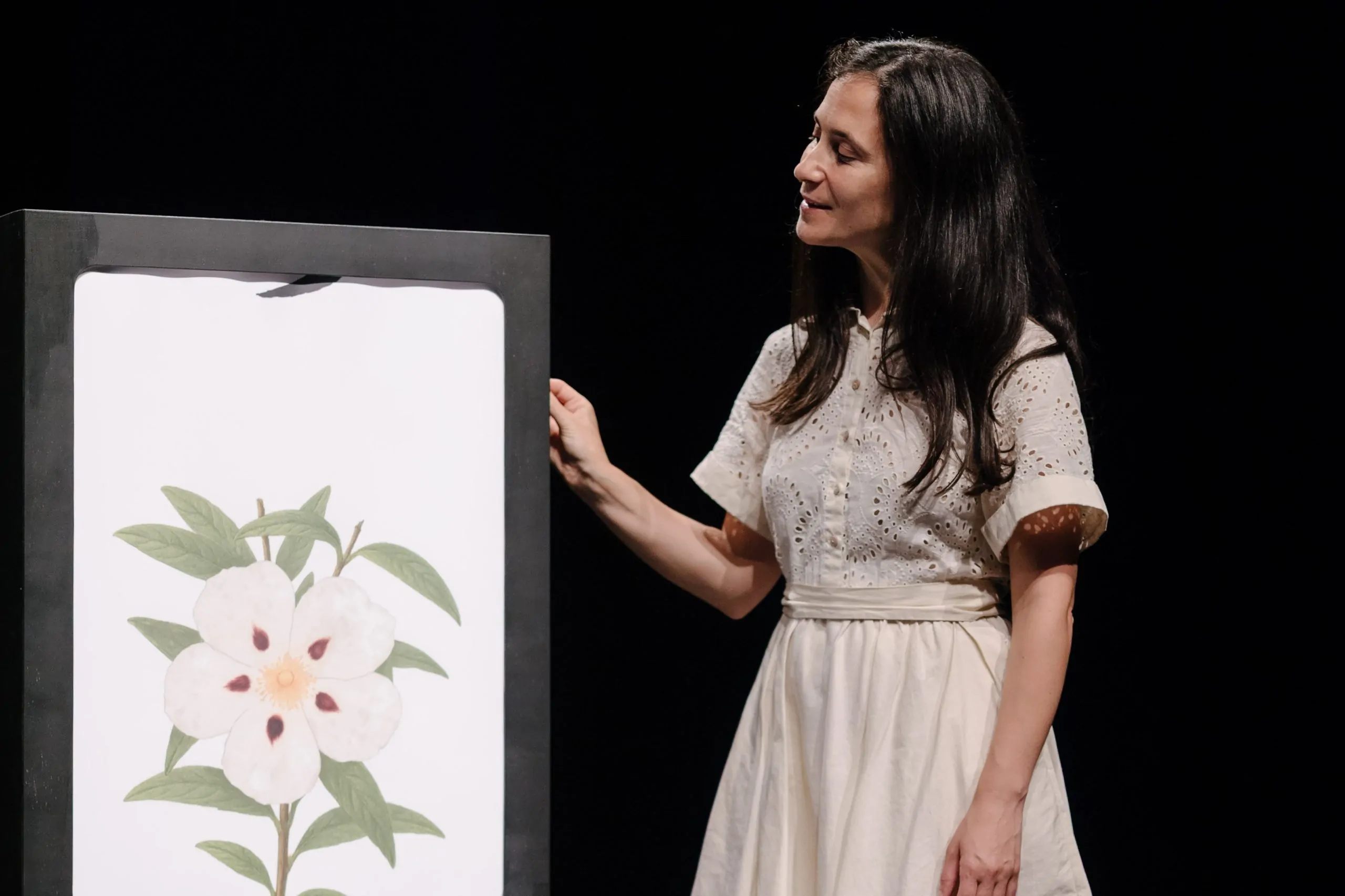 E AS FLORES? – JOANA GAMA